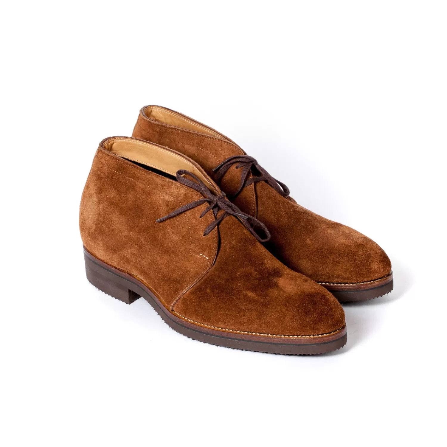 Mto | Schuhe>Saint Crispin's Boot "Chukka" aus mittelbraunem Kudu-Wildleder mit naturweissem Lammfellfutter - reine Handarbeit