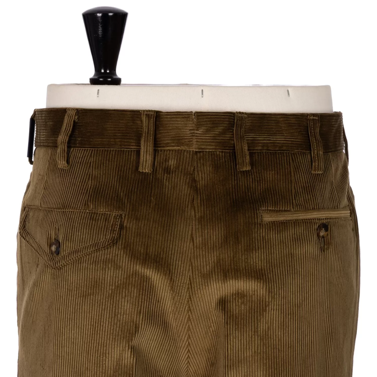 Ivy Men's | Hosen - Casual>Rota Sport Exklusiv für Michael Jondral: Chino "Vintage Army Cord-Chino" aus vorgewaschener Baumwolle - Military-Militare