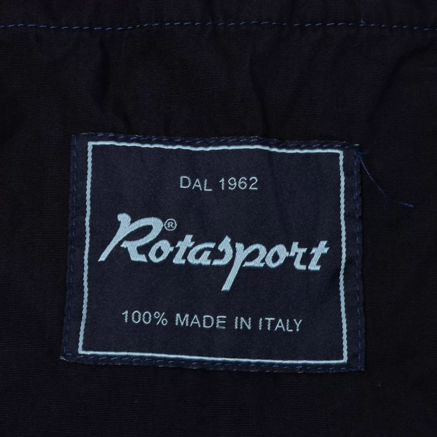 Hosen - Casual>Rota Sport Exklusiv für Michael Jondral: Dunkelblaue Cordhose "Velluto Comodo" aus einem Baumwollmix - Marineblau-BluMarina
