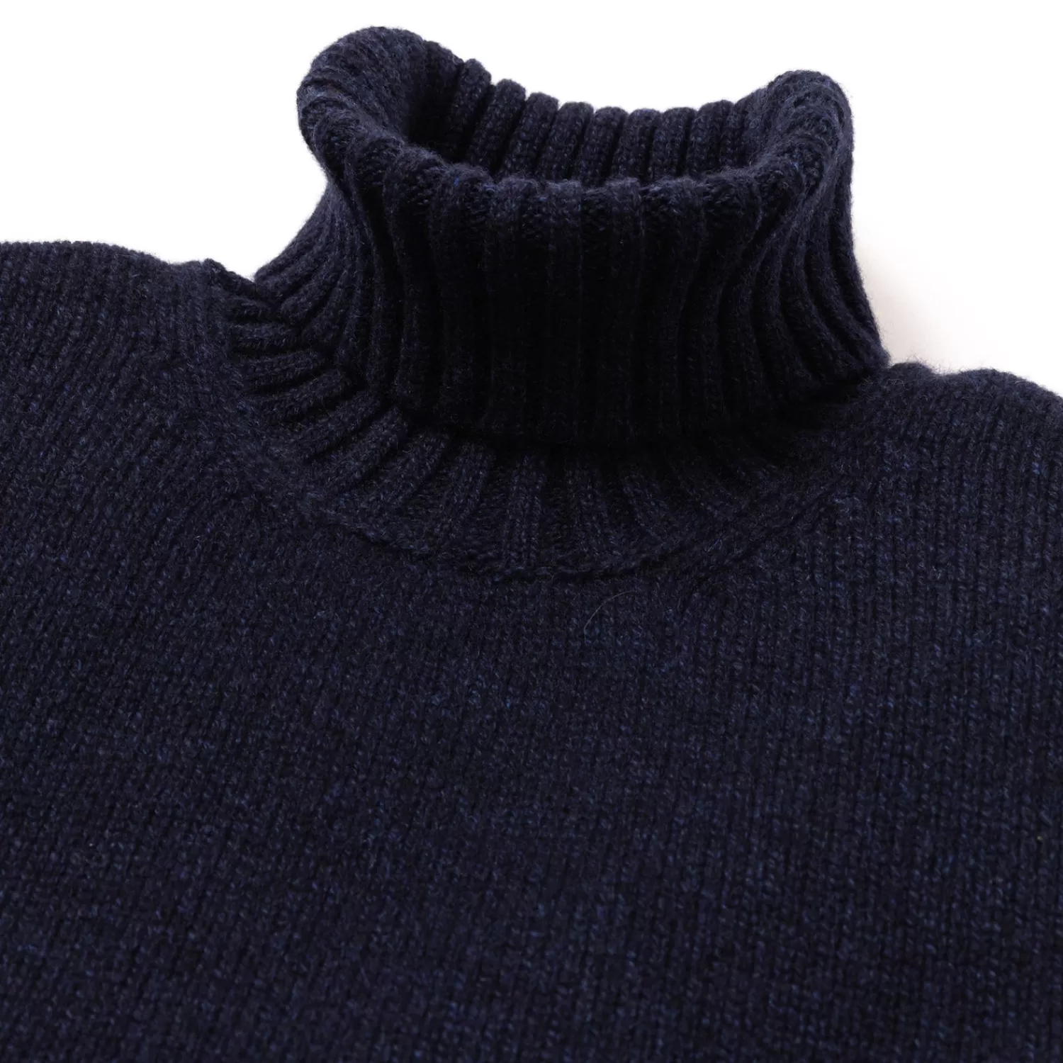 Strickwaren>Fedeli Exklusiv für Michael Jondral: Dunkelblauer Rollkragenpullover aus schottischem 4-Ply Kaschmir on  Dunkelblau-Border