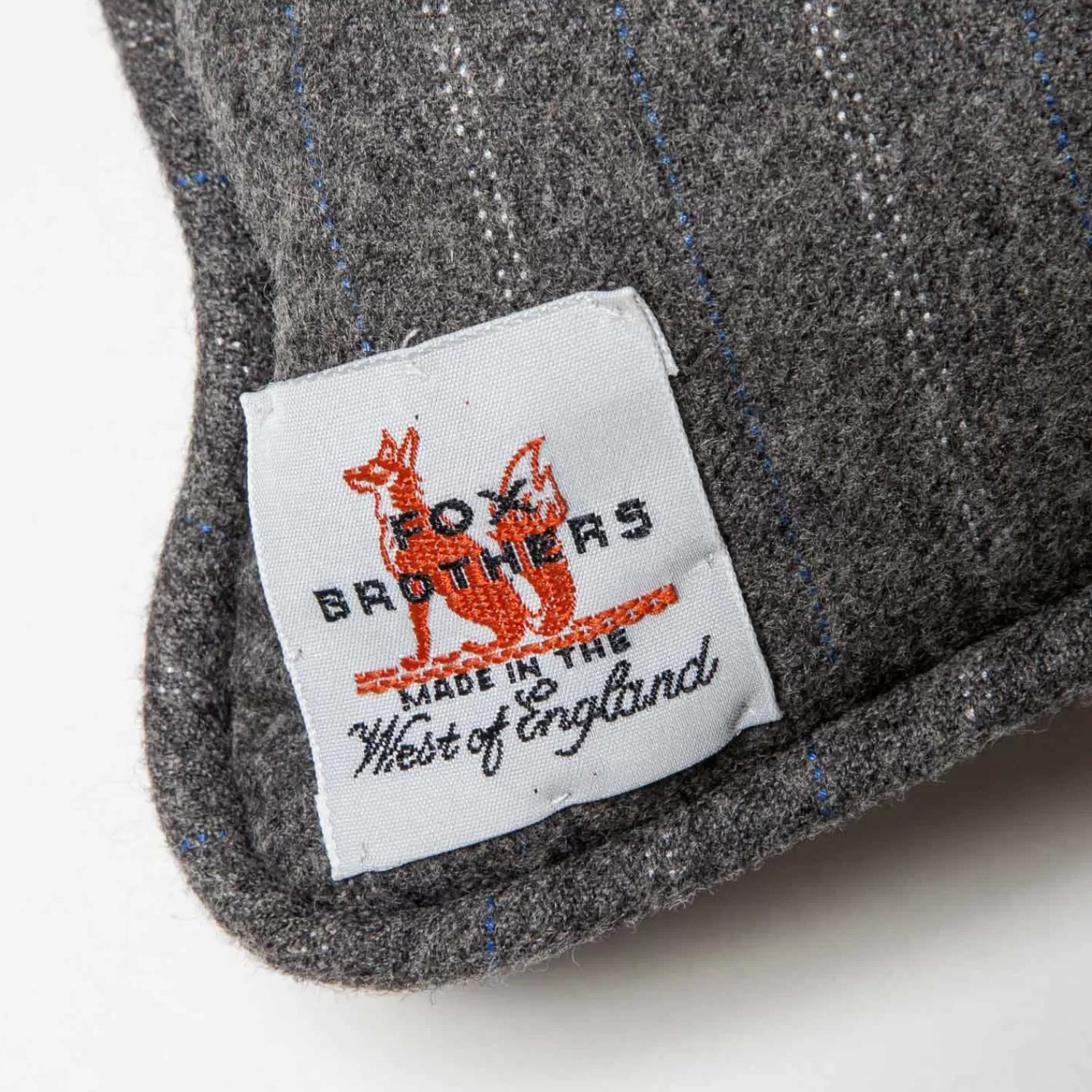 Homewear>Fox Brothers Exklusiv für Michael Jondral: Kissen "Chalk Stripe" aus original Flanell FlannelGrey