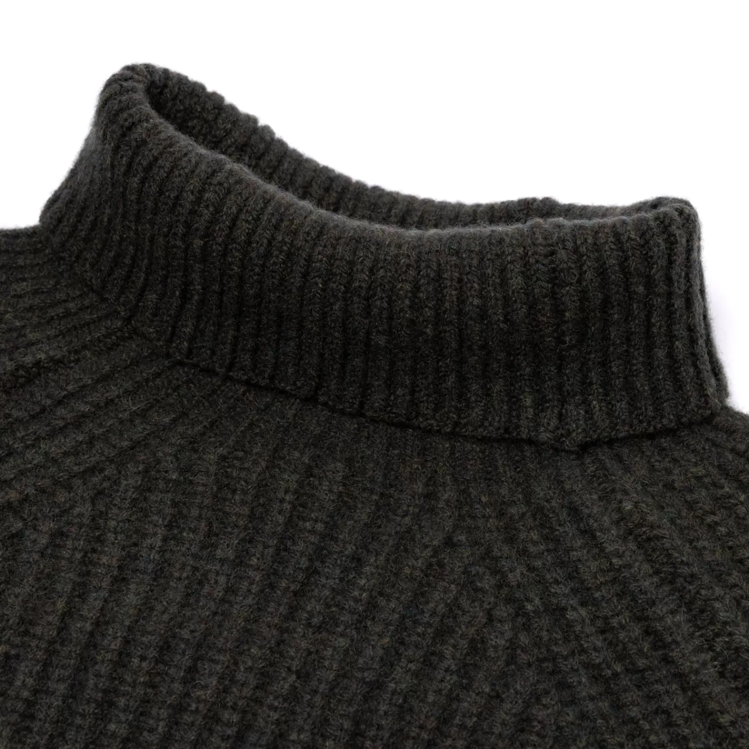 Ivy Men's | Strickwaren>Anderson & Sheppard Exklusiv für Michael Jondral: Rollkragenpullover "Boat Builder" aus reiner Merinowolle Dunkelgrün-DarkForest
