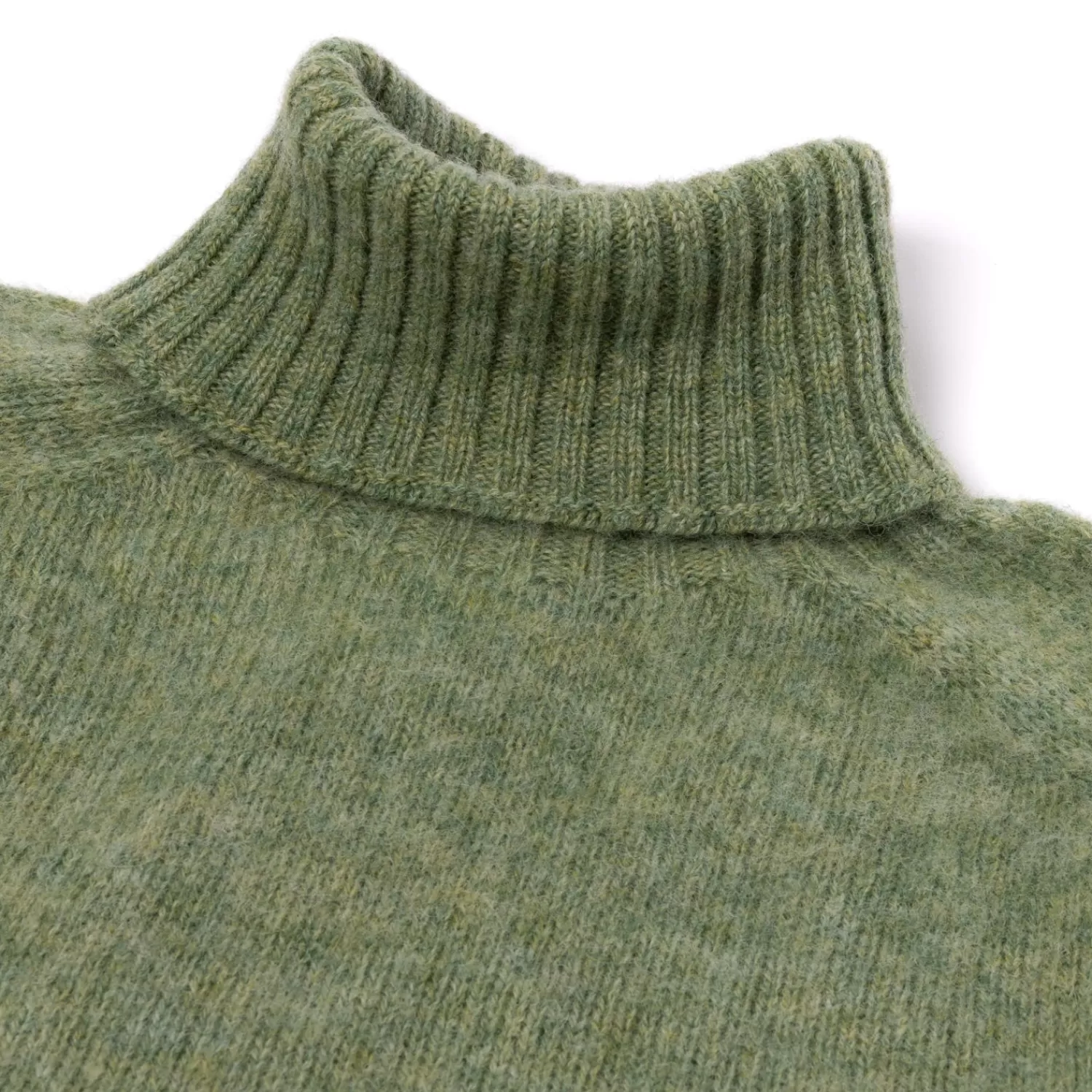 Strickwaren>Glenugie exklusiv xMJ: Pullover "Polo Jumper" aus reiner Wolle - Circulate Knit Pure Soft Shetland Wiesengrün-JadesDairy