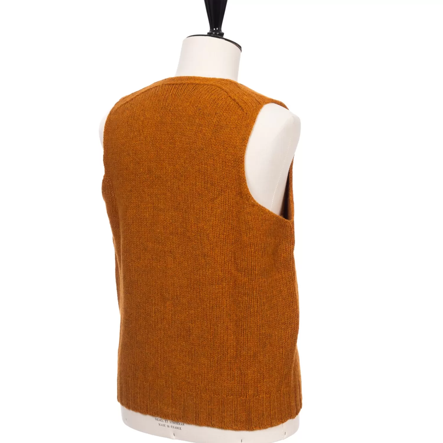 Strickwaren>Glenugie exklusiv xMJ: Weste "Sport Waistcoat" aus reiner Wolle - Circulate Knit Pure Soft Shetland Rostbraun-VintageOrange