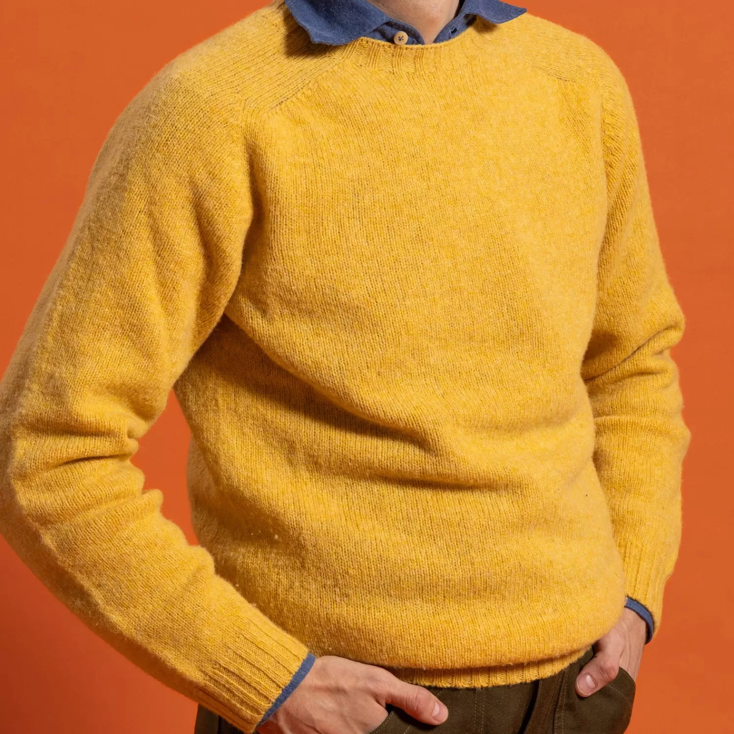 Ivy Men's | Ivy Women's>Glenugie x MJ: Pullover "Round Jumper" aus reiner Wolle - Pure Soft Shetland Safrangelb-MarzipanMelange