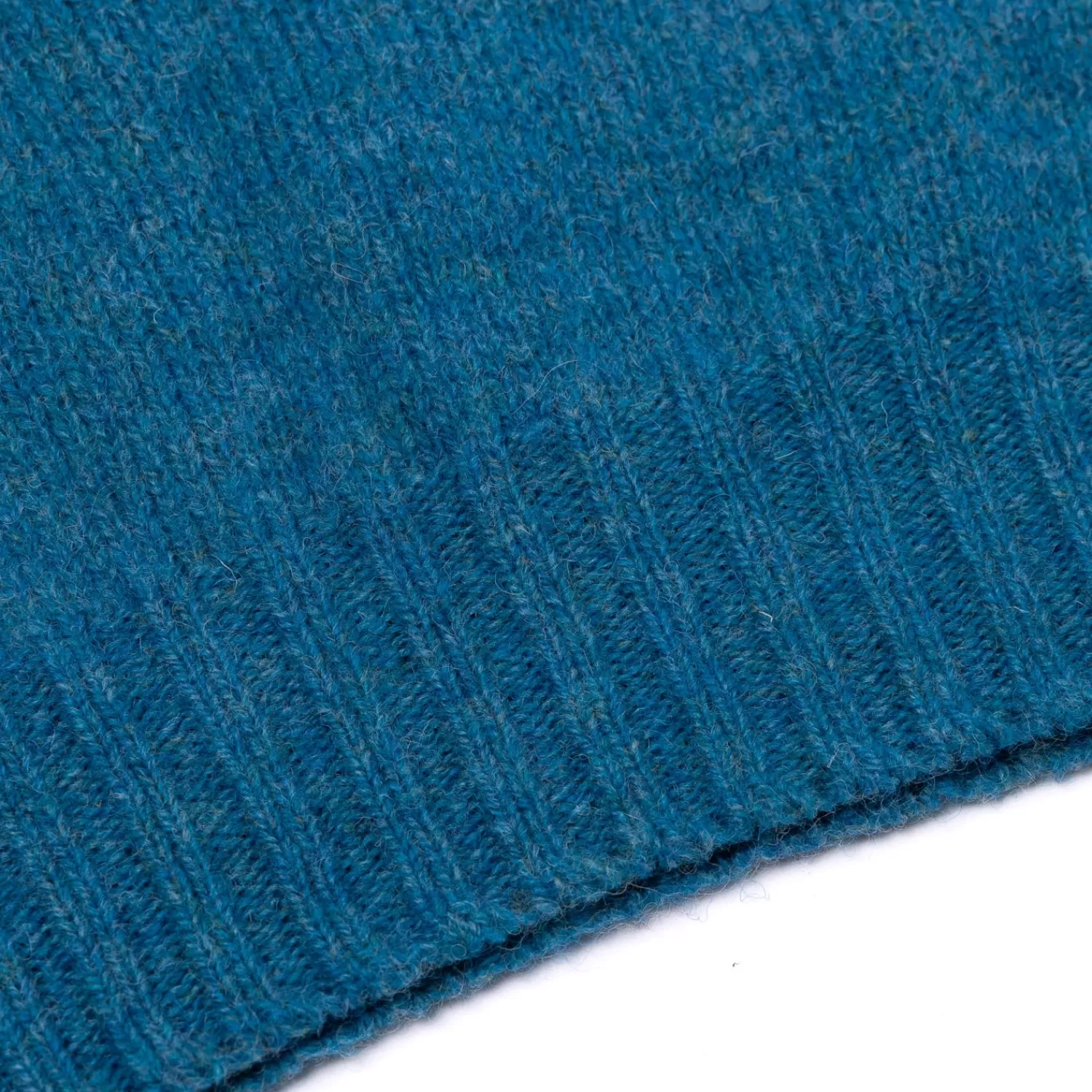 Strickwaren>Glenugie x MJ: Pullover "Round Jumper" aus reiner Wolle - Pure Soft Shetland Petrolblau-PennanBayMelange