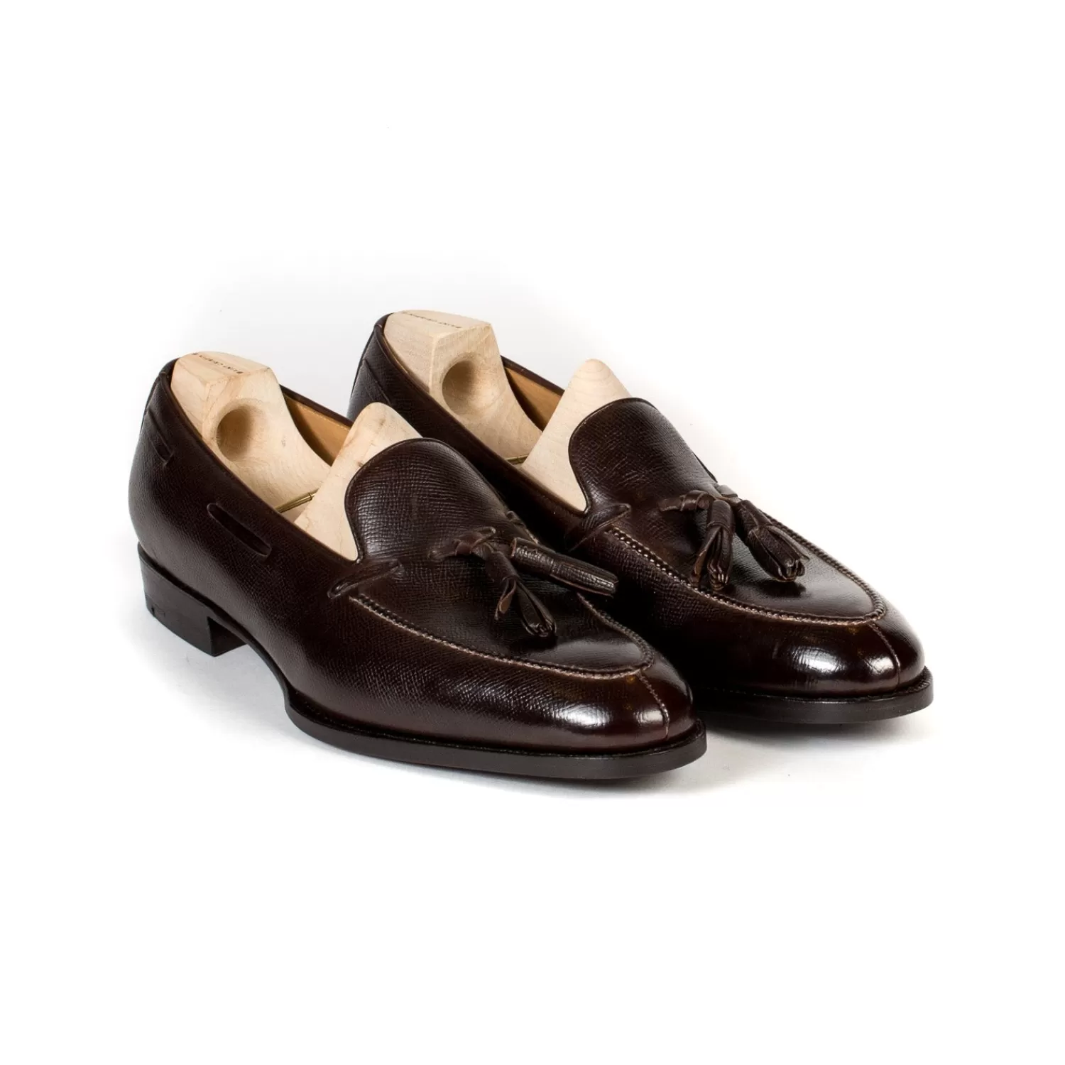 Mto | Schuhe>Saint Crispin's Loafer "Split Toe Tassel" aus dunkelbraun genarbtem Kalbsleder - reine Handarbeit