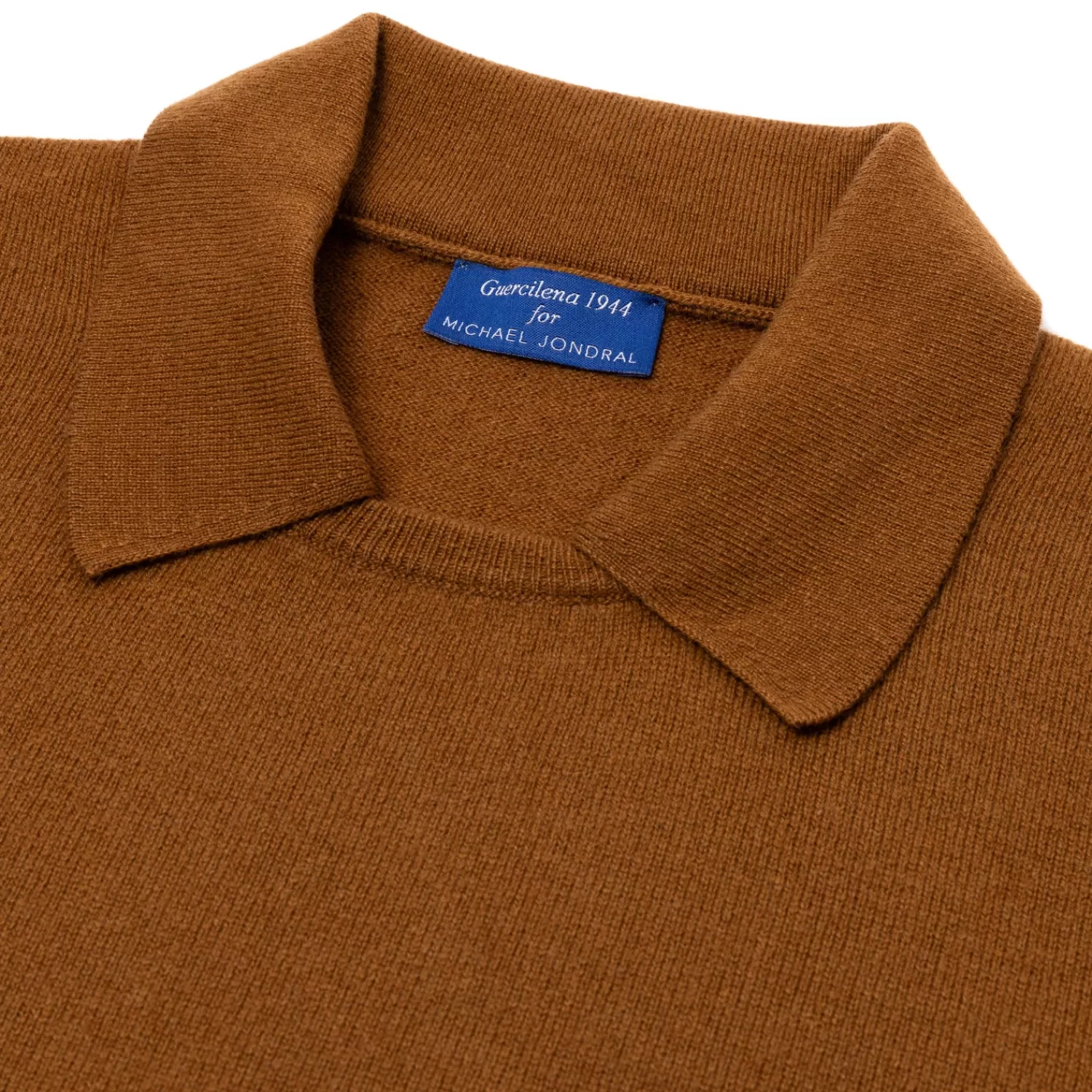 Strickwaren>Guercilena 1944 Polo-Pullover "Vintage Knit-Polo" aus feinstem 1 Ply-Kaschmir - Handmade Kamelbraun-Cammello