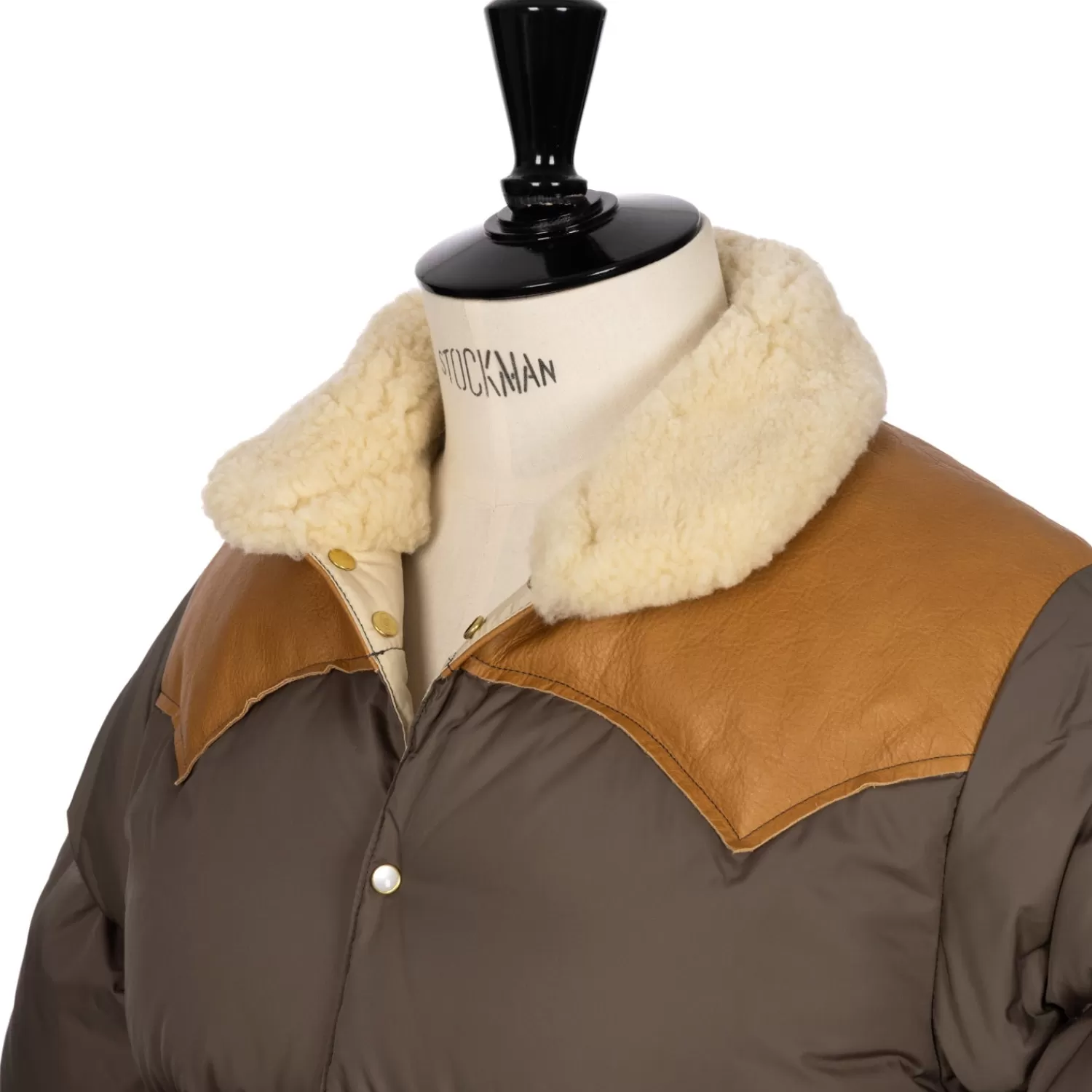 Ivy Men's | The Best From Japan>Rocky Mountain Featherbed x MJ: Daunenjacke "Christy Jacket" mit Lammfellkragen Olivgrün-Olive